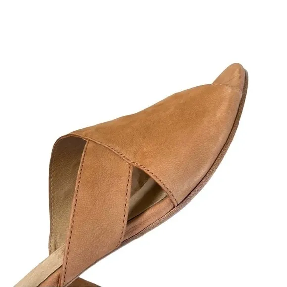 EUC Eileen Fisher Leather Heeled Sandals Size 9