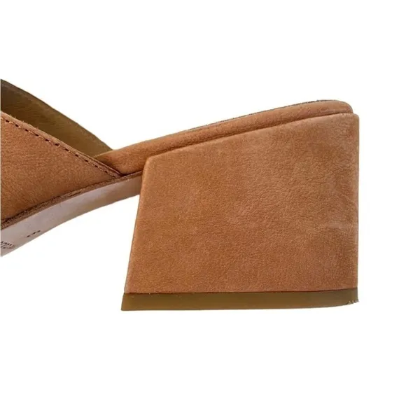 EUC Eileen Fisher Leather Heeled Sandals Size 9