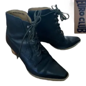 Euro Club Vintage lace up design leather boots made in Brazil black size 8.5