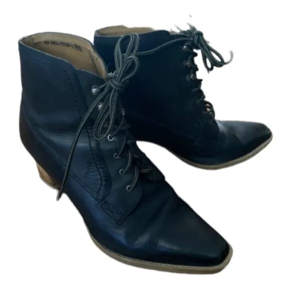 Euro Club Vintage lace up design leather boots made in Brazil black size 8.5