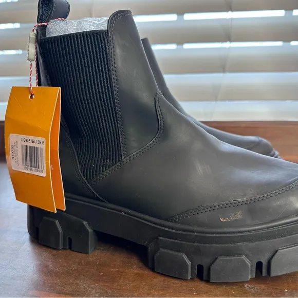 Farm Rio 8.5 EU 39.5 Black Chunky Chelsea Boots with Colorful Beaded Pull Tabs