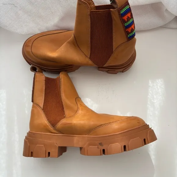 Farm Rio Lug Sole Chelsea Boots Platform Brown Beaded Tab Sz 39/US9