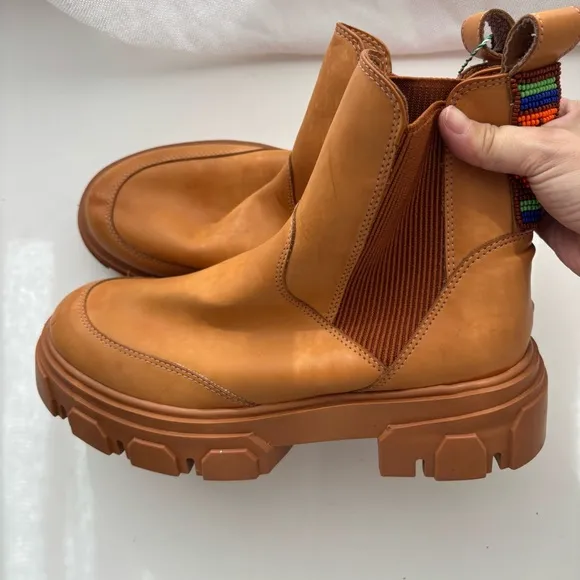 Farm Rio Lug Sole Chelsea Boots Platform Brown Beaded Tab Sz 39/US9