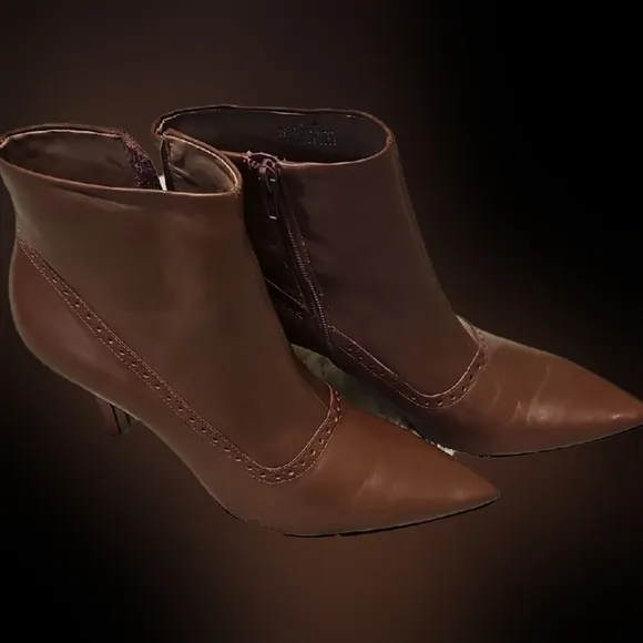 Franco Sarto Mauve Heeled Boots with Pointed Toe and Zipper Closure