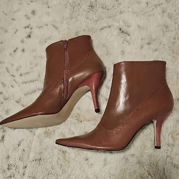 Franco Sarto Mauve Heeled Boots with Pointed Toe and Zipper Closure
