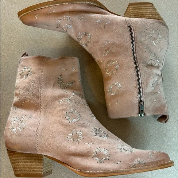 Free People Bowers Cowgirl Boots NWT Powder Pink Suede Celestial