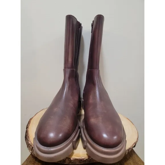 Free People × Brooks Chelsea Boots