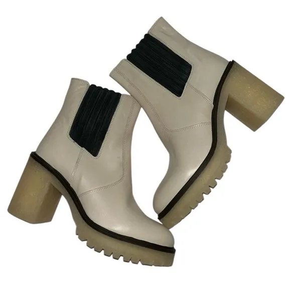 Free people Cream Ankle Chunky Heel Boots(Size 38.5/8.5)