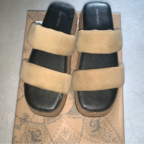 FREE PEOPLE Fairmount Flared Sandals / Pancake tan suede new in box size 9