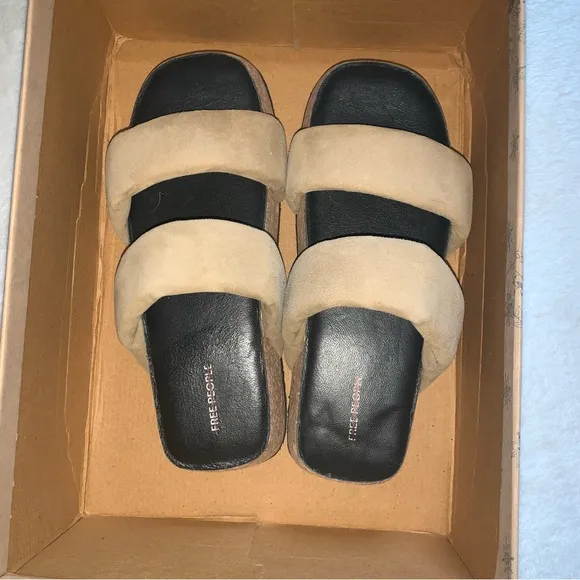 FREE PEOPLE Fairmount Flared Sandals / Pancake tan suede new in box size 9