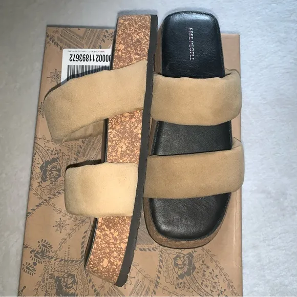 FREE PEOPLE Fairmount Flared Sandals / Pancake tan suede new in box size 9