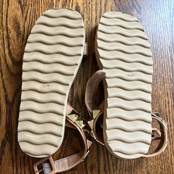 Free People Gold Leon Studded SandalsVicenza size 38