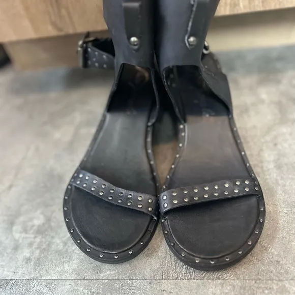 Free People Happiness Studded Leather Gladiator Block Heel Sandals Size 8.5