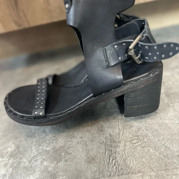Free People Happiness Studded Leather Gladiator Block Heel Sandals Size 8.5