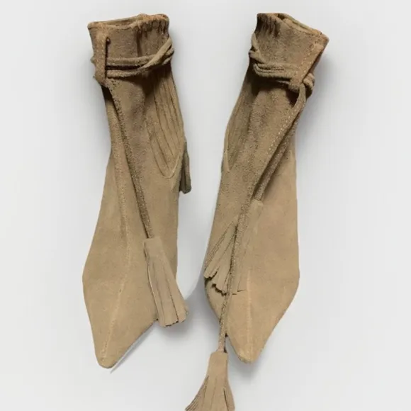 Free people tassel booties boho suede tan pointed toe boots heeled $200