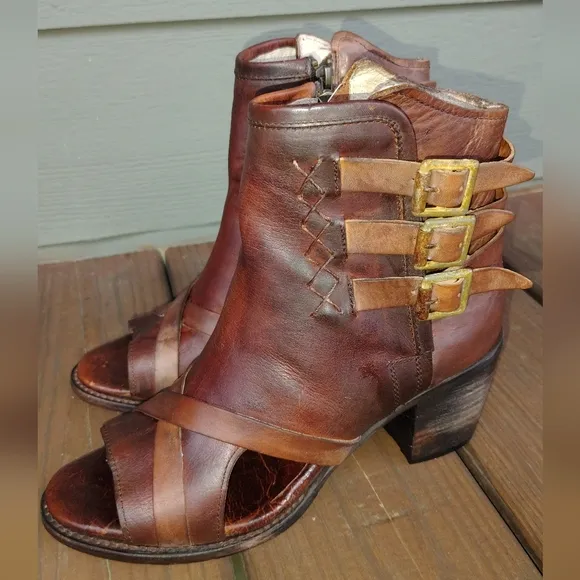 Freebird By Steven PERU Leather Ankle Bootie Size 9 Brown Distressed Peep Toe