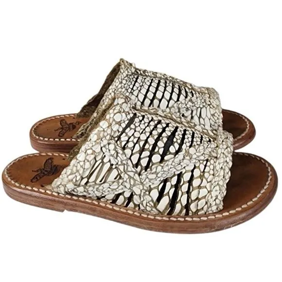 Freebird- Willow Women's White &amp; Brown Leather Sandals Distressed, Size 7