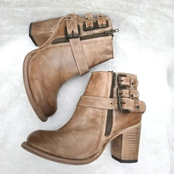 FREEBIRD Women's Bolo Ankle Boots Tan Leather Side Zip Western Block Heel Sz9