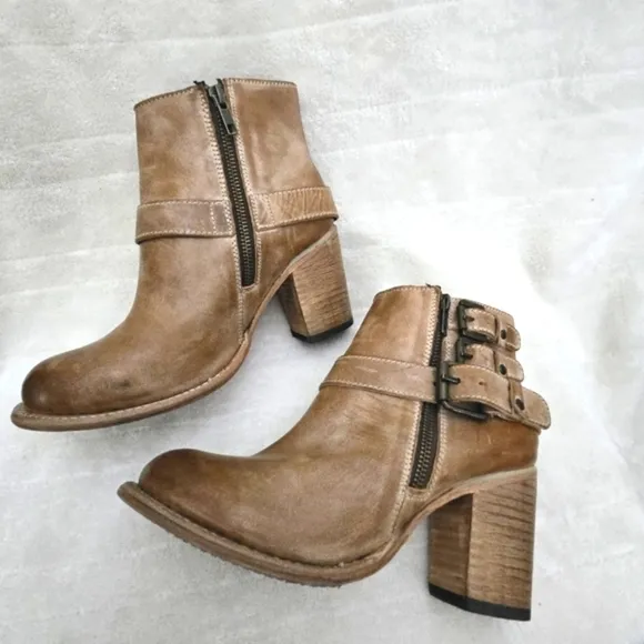 FREEBIRD Women's Bolo Ankle Boots Tan Leather Side Zip Western Block Heel Sz9