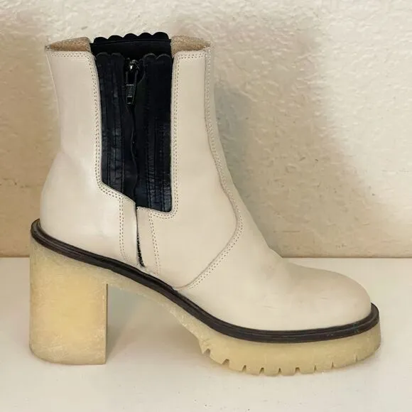 Free People James Chelsea Leather Boots in cream and black. 38/8