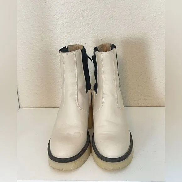 Free People James Chelsea Leather Boots in cream and black. 38/8