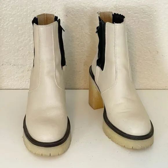 Free People James Chelsea Leather Boots in cream and black. 38/8