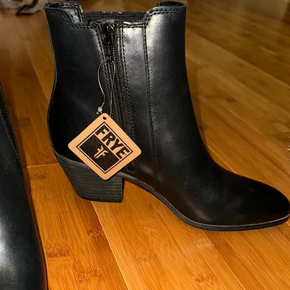 Frye Black Ankle Boots with Smooth Leather and Moderate Heel