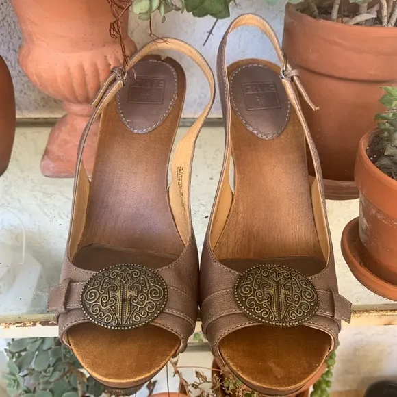 Frye Dolly Wood Block heels - size 7