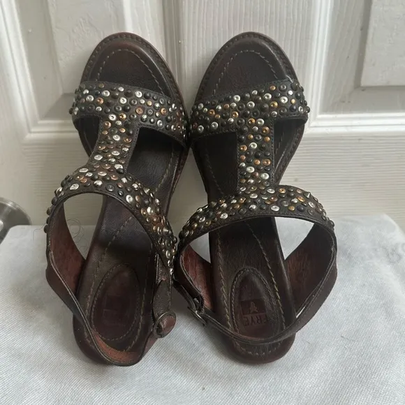 Frye Joy studded heeled sandals in vintage finish women’s size 7
