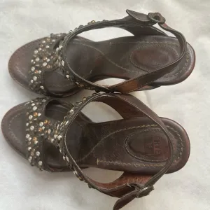 Frye Joy studded heeled sandals in vintage finish women’s size 7