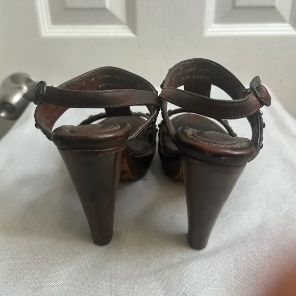Frye Joy studded heeled sandals in vintage finish women’s size 7