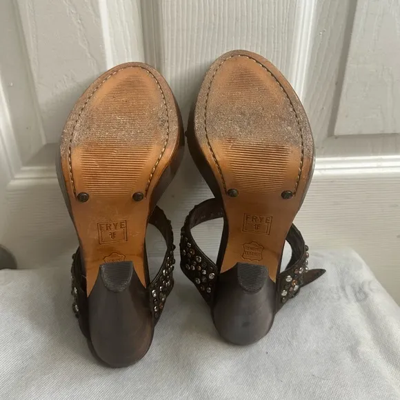Frye Joy studded heeled sandals in vintage finish women’s size 7