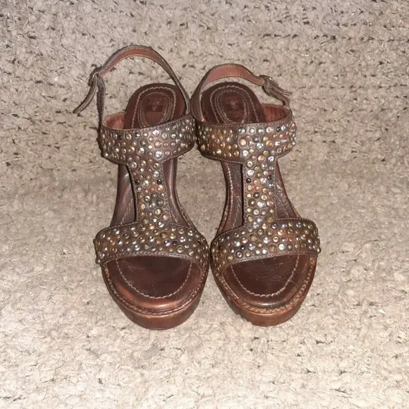 FRYE-Joy T-Strap Studded Brown Leather- Block Heel-Platform-Sz 7B-Excellent