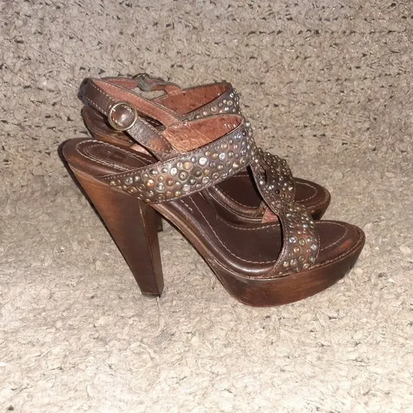 FRYE-Joy T-Strap Studded Brown Leather- Block Heel-Platform-Sz 7B-Excellent