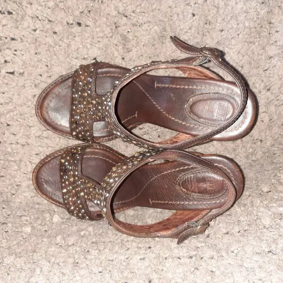 FRYE-Joy T-Strap Studded Brown Leather- Block Heel-Platform-Sz 7B-Excellent