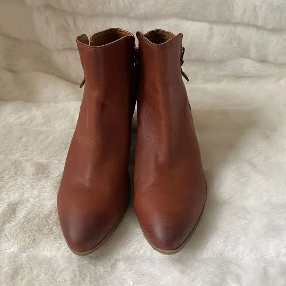Frye Judith double zip ankle boots tan color pointed toe size 9.5