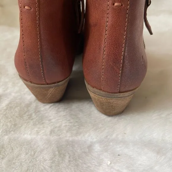 Frye Judith double zip ankle boots tan color pointed toe size 9.5