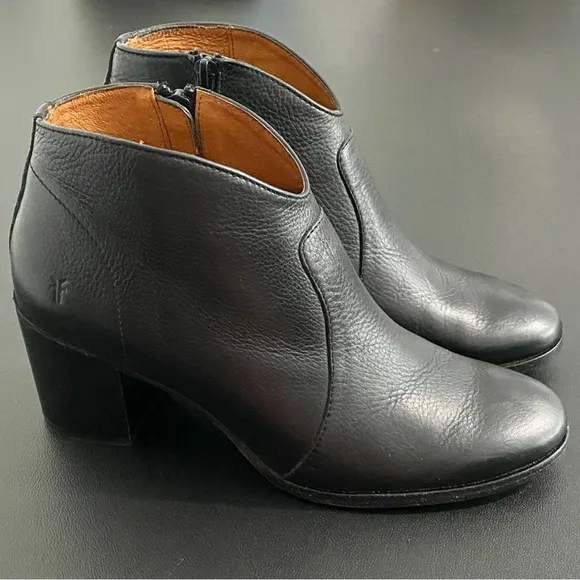 Frye Nora Zip Short Boots Modern Western Classic Heel Ankle Boots Black Leather