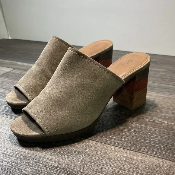 Frye suede leather sandals woman’s size 9.5