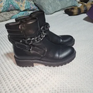 GBG LOS ANGELES EUC WOMENS SZ 9M CHUNKY HEEL MOTO BOOTS