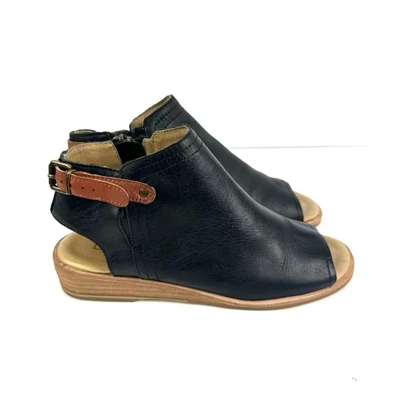 Gee Wawa Sandals 7.5 Black Leather Zip Up Ankle Bootie Anthropologie Womens