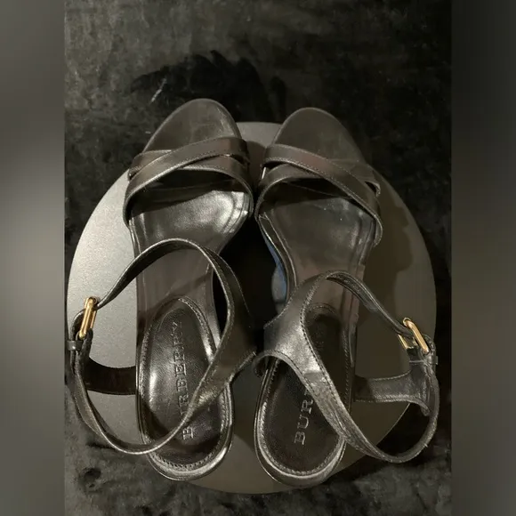 GUC💓Burberry Wedges sandals.