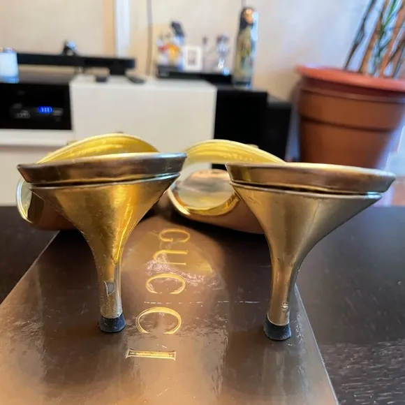Gucci beautiful slide sandals in a good condition.