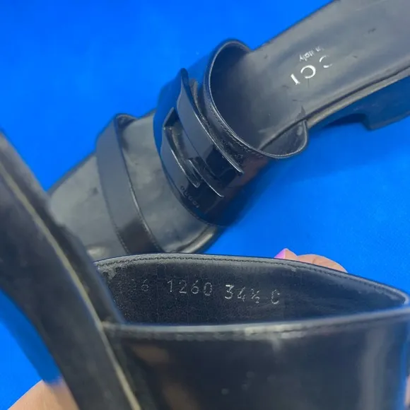 Gucci black leather sandals 106 1260 34 1/2 C