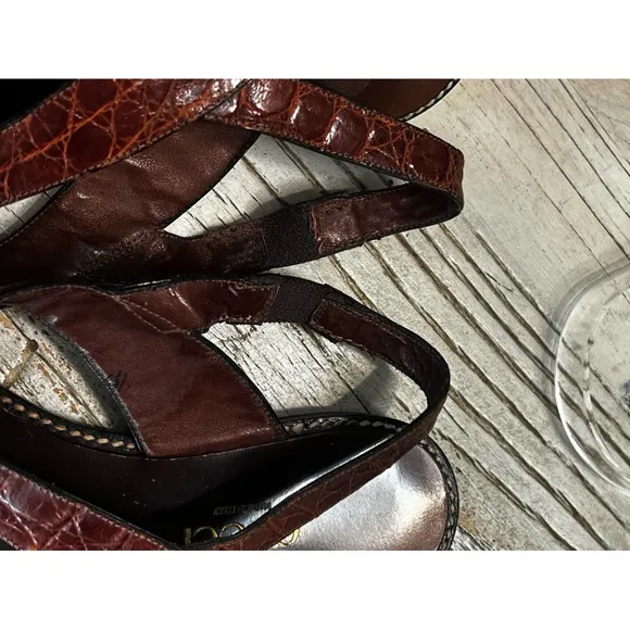 Gucci Women's Brown Leather Sandals