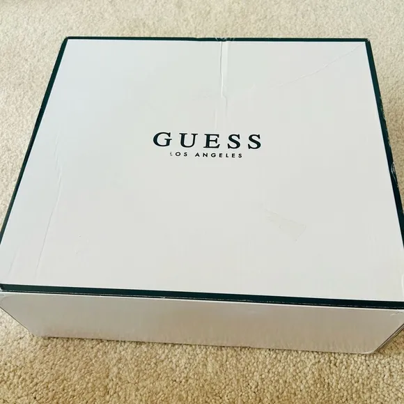 GUESS  Dallyce  purple and black ankle boot NWT 7.5M
