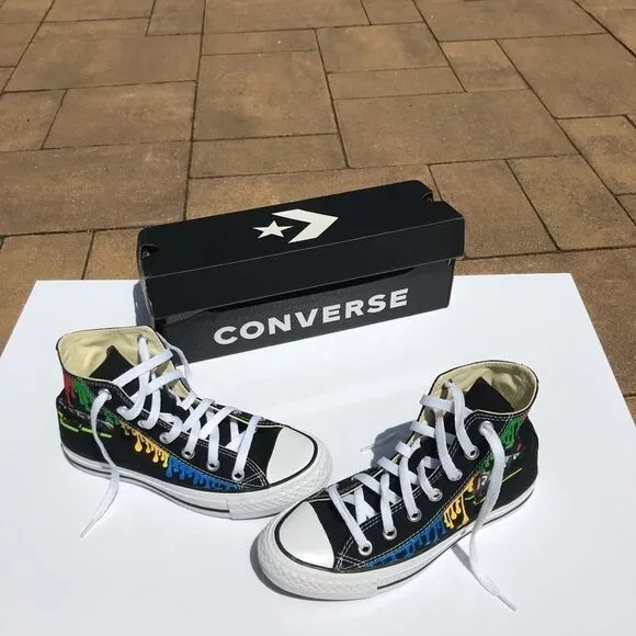🔹Hand Painted RENT Converse Women’s Size 5