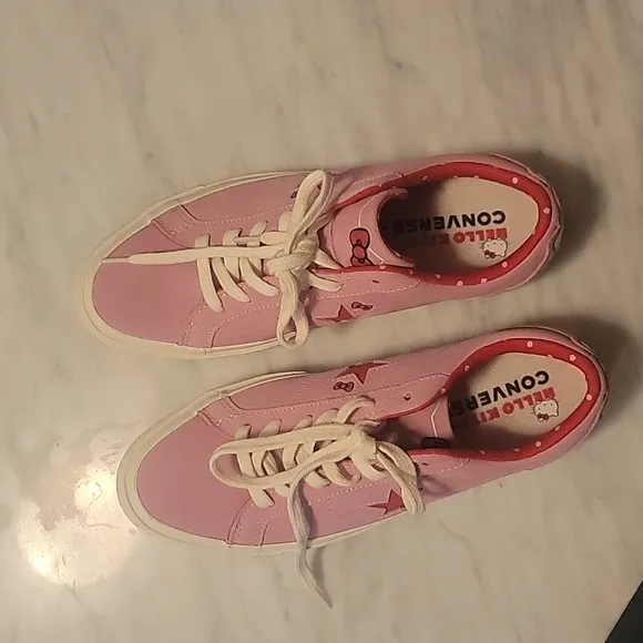 Hello Kitty × Converse One Star Suede Low Top Lace Up Sneakers