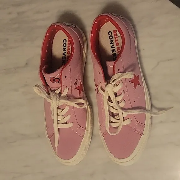 Hello Kitty × Converse One Star Suede Low Top Lace Up Sneakers