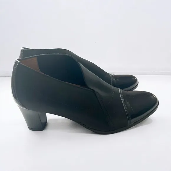 Hispanitas Black Heeled Boots with Pointed Toe and V-Shaped Opening Sz 37